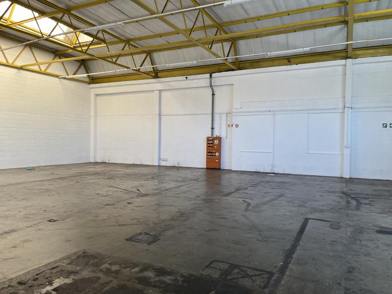 To Let commercial Property for Rent in Maitland Western Cape